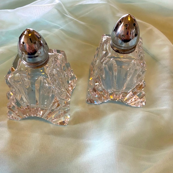 CRYSTAL SALT AND PEPPER SHAKER - Picture 4 of 7